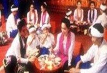 Khantoke Dinner - English Roundtrip Transfer